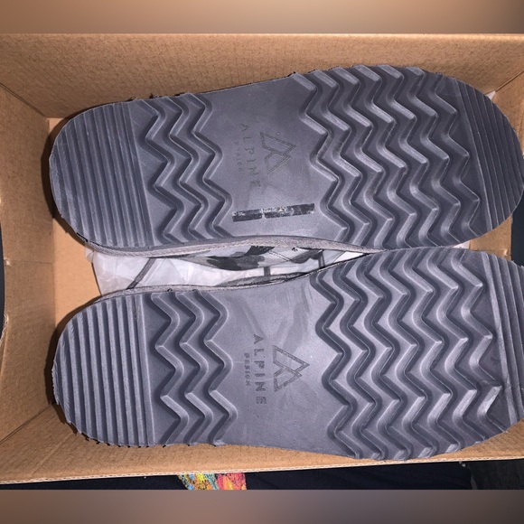 boys boots - Picture 2 of 6